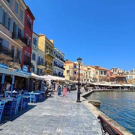 Modernpastel Studio-near Old Port