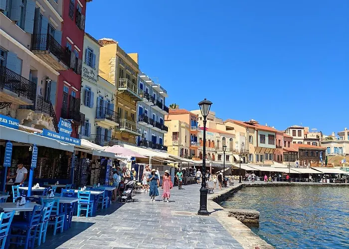 Modernpastel Studio-near Old Port